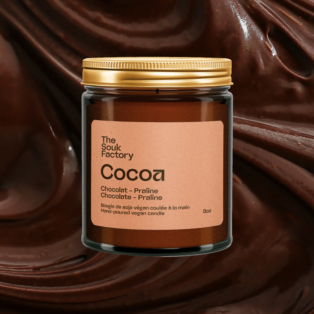 Bougie 8 oz Cocoa sur fond de tartinade de chocolat